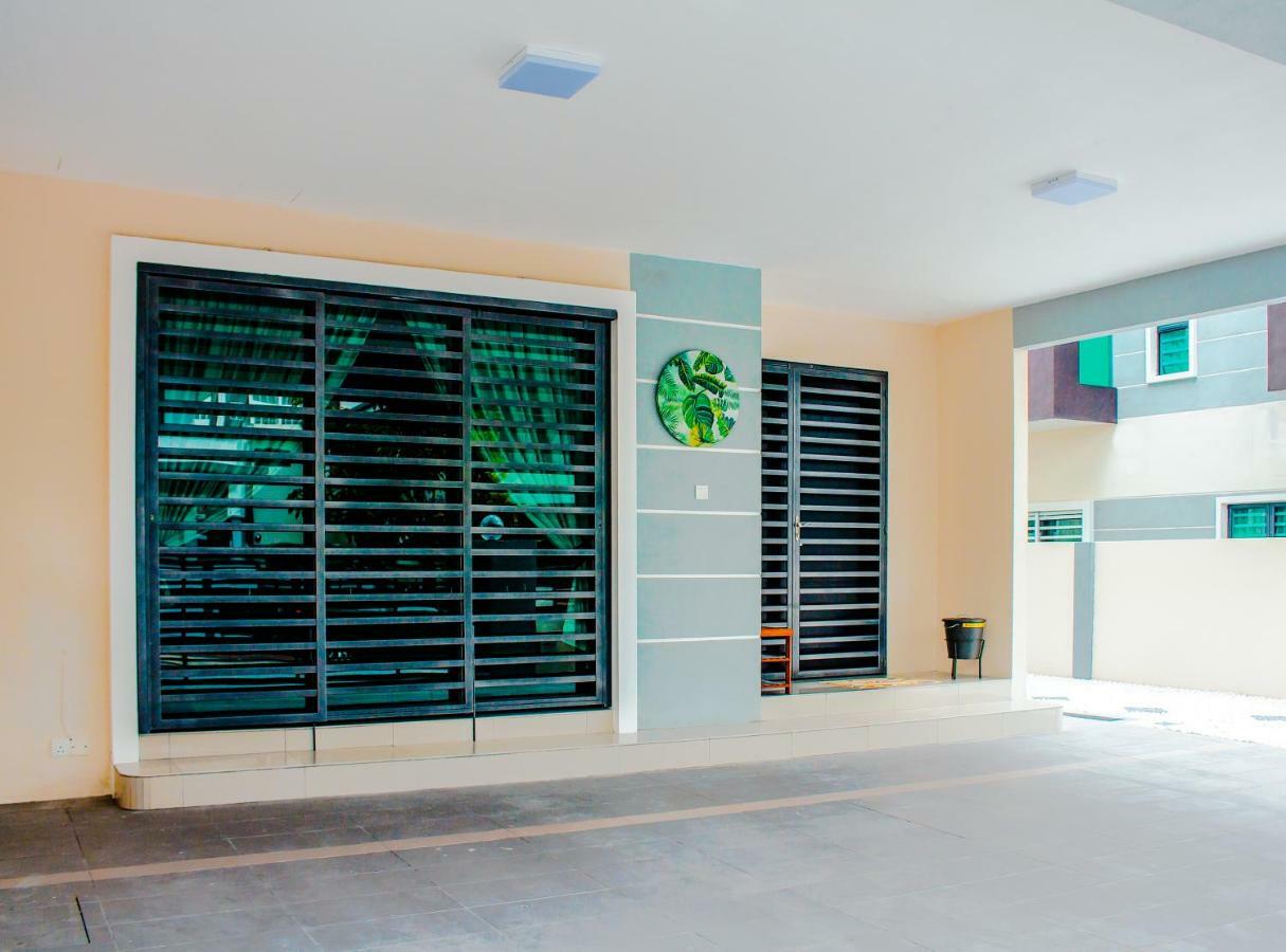 Tropical Livings Meru Ipoh Homestay By Grab A Stay ภายนอก รูปภาพ